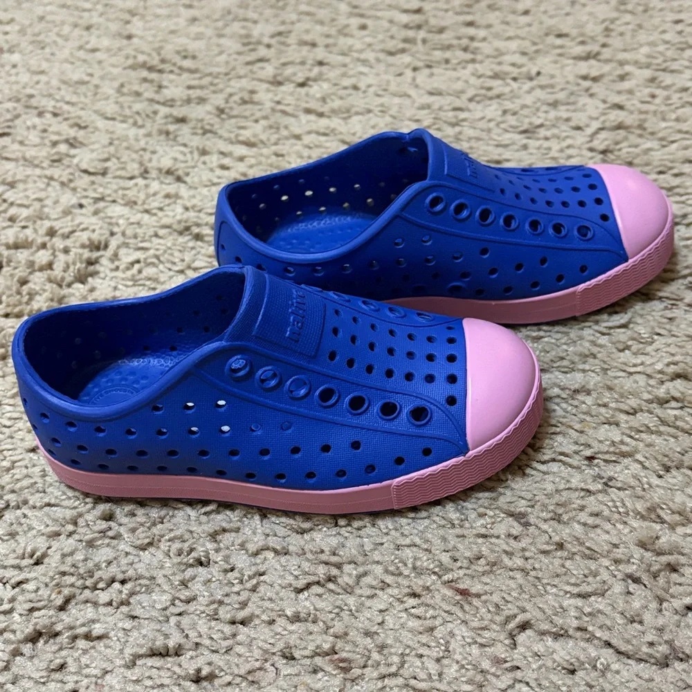 Native Kids Water Shoes - Blue with Pink Accents